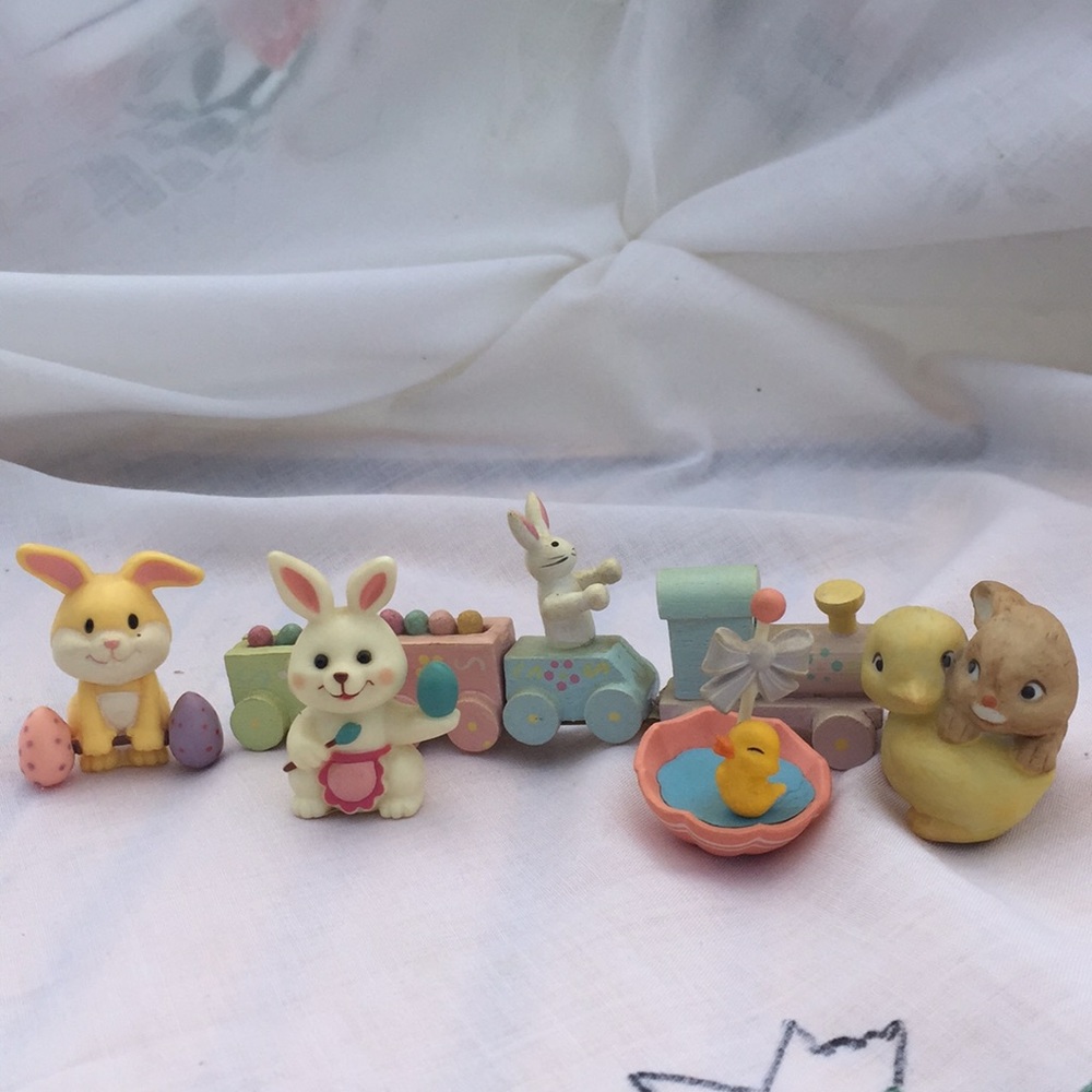 Vintage Easter figurines
